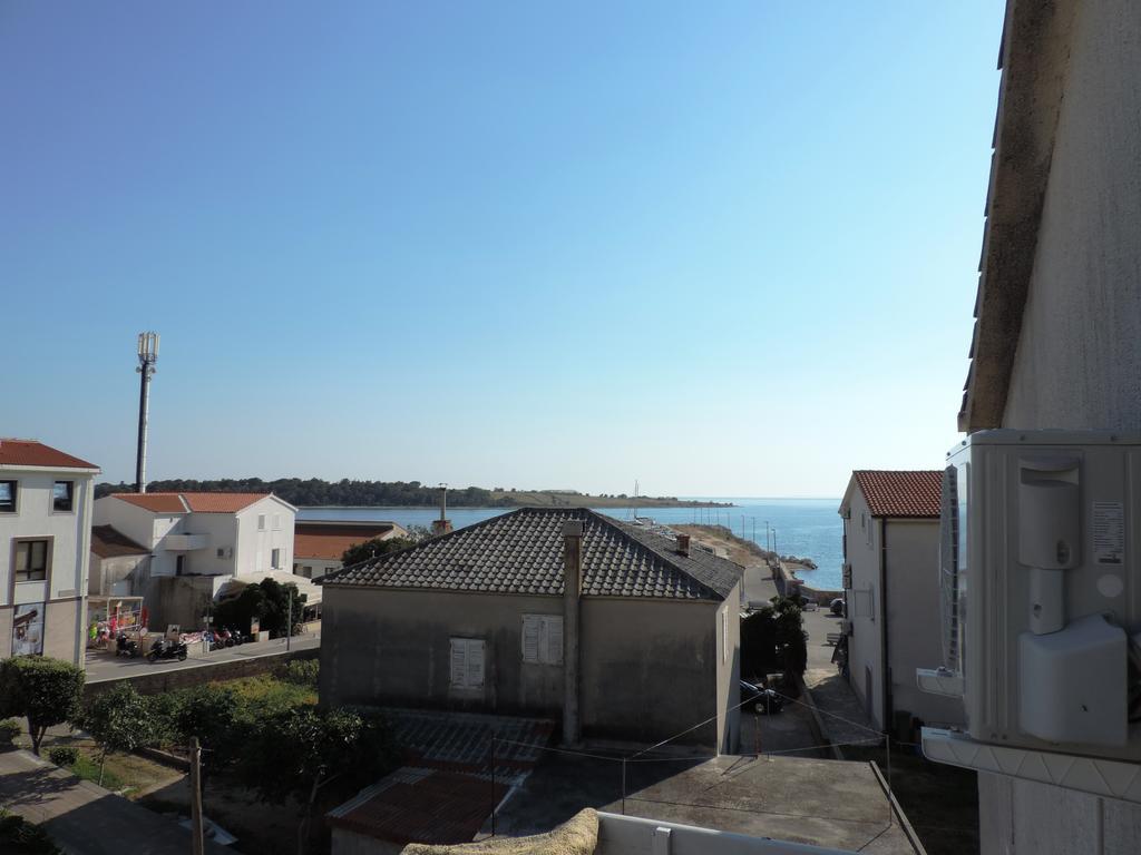 Apartment Vidas Novalja Exterior photo